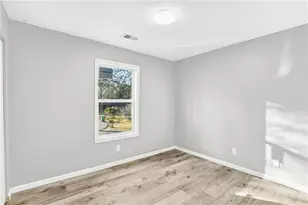 4900 Bayside Ct, Stone Mountain, GA 30088 - Photo 10