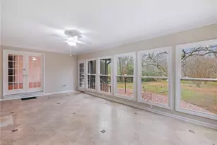 955 Landmark Dr, Atlanta, GA 30342 - Photo 24