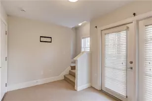 5590 Glenridge Park, Sandy Springs, GA 30342 - Photo 32