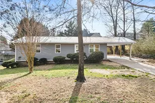 2180 Deville Ln, Gainesville, GA 30507 - Photo 2