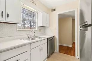 1388 Wood Cir S, Morrow, GA 30260 - Photo 16