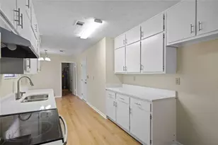 3316 Moravia Dr, Lithonia, GA 30038 - Photo 10