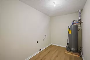 3316 Moravia Dr, Lithonia, GA 30038 - Photo 14