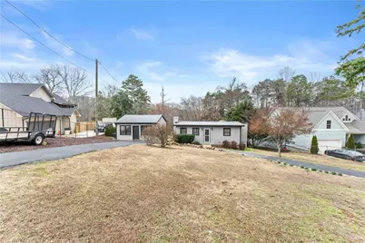 6052 Seminole Drive, Flowery Branch, GA 30542 - Photo 4