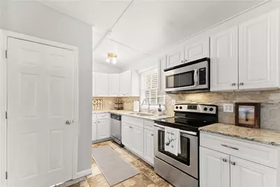 6052 Seminole Drive, Flowery Branch, GA 30542 - Photo 20