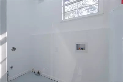 5207 Dixie Lake Road, Union City, GA 30291 - Photo 16