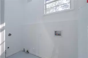 5207 Dixie Lake Rd, Union City, GA 30291 - Photo 16