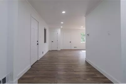 5207 Dixie Lake Road, Union City, GA 30291 - Photo 4