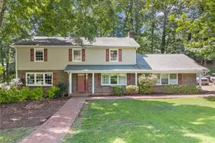 670 Harbor Cove, Gainesville, GA 30501 - Photo 2