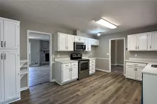 300 Timber Laurel Ln, Lawrenceville, GA 30043 - Photo 8