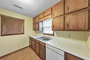 145 Hunters Ln, Fayetteville, GA 30215 - Photo 8