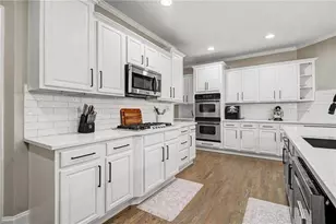 845 St Marks Walk, Suwanee, GA 30024 - Photo 16