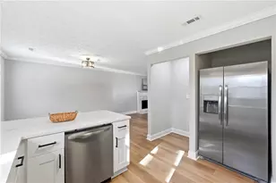 3260 Navajo Cir, Gainesville, GA 30501 - Photo 10