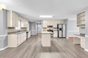 200 Riverbrook Ct, McDonough, GA 30252 - Photo 10