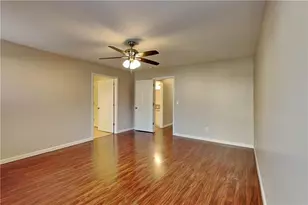 4880 Camberbridge Dr, Alpharetta, GA 30022 - Photo 8