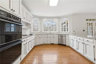 5716 Fairley Hall Ct, Peachtree Corners, GA 30092 - Photo 8