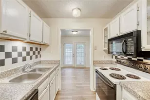 1750 Clairmont Rd, Decatur, GA 30033 - Photo 10