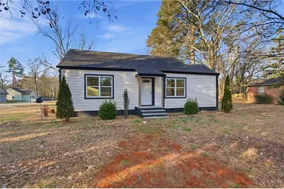 303 Glen Iris Drive, Monroe, GA 30655 - Photo 2