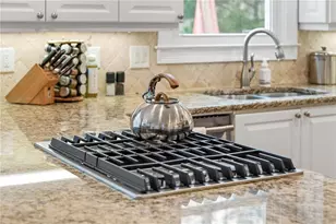 9395 Stoney Ridge Ln, Alpharetta, GA 30022 - Photo 8