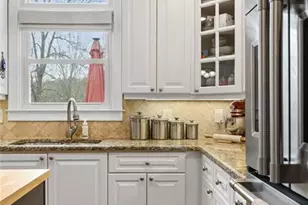 9395 Stoney Ridge Ln, Alpharetta, GA 30022 - Photo 10