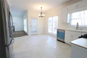 1056 Oak Hollow Ct, Lawrenceville, GA 30043 - Photo 6