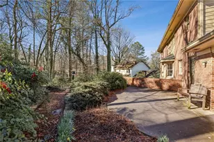 5189 Hidden Branches Cir, Dunwoody, GA 30338 - Photo 26