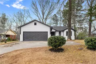 323 Lumpkin St, Winder, GA 30680 - Photo 2