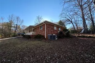 1648 Hammond Woods Cir SW, Marietta, GA 30008 - Photo 8