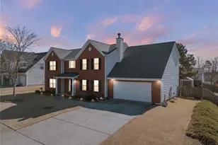 2461 Lance Ridge Way, Buford, GA 30519 - Photo 2