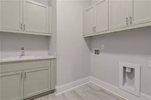 10025 Ruppel Ln, Johns Creek, GA 30005 - Photo 14