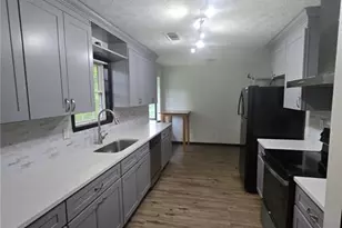 1758 Eric Cir, Lawrenceville, GA 30043 - Photo 4