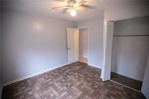 4903 Martins Crossing Rd, Stone Mountain, GA 30088 - Photo 4