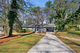 243 Hurt Dr SE, Smyrna, GA 30082 - Photo 4