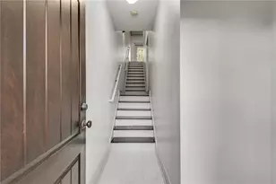 3371 Dogwood Dr, Hapeville, GA 30354 - Photo 8