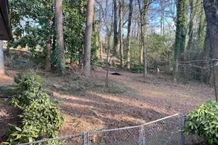 1975 Clearwater Dr SE, Marietta, GA 30067 - Photo 12