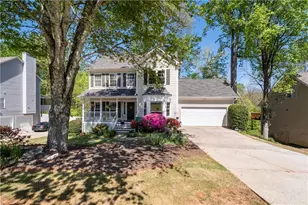 385 Oak Springs Dr, Lawrenceville, GA 30043 - Photo 2