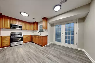 2513 Mistletoe Ln, Snellville, GA 30039 - Photo 6