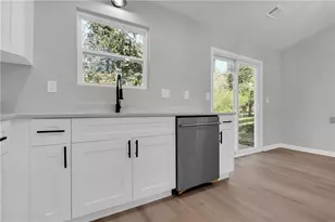 4592 Garden Hills Dr, Stone Mountain, GA 30083 - Photo 16