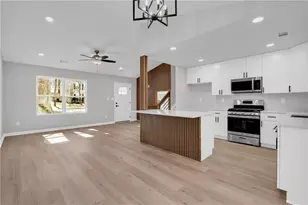 4592 Garden Hills Dr, Stone Mountain, GA 30083 - Photo 10