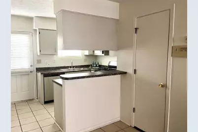 464 Prince Of Wales, Stone Mountain, GA 30083 - Photo 6