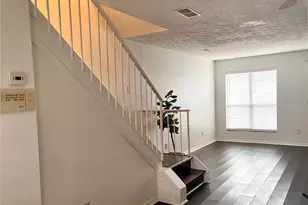 464 Prince of Wales, Stone Mountain, GA 30083 - Photo 4