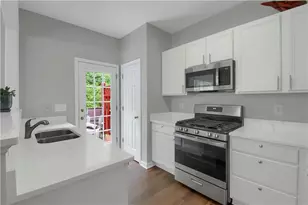 3332 Chastain Gardens Dr NW, Kennesaw, GA 30144 - Photo 4