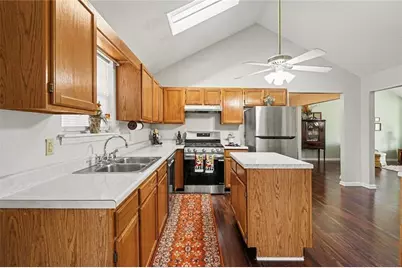 958 Redan Crescent Drive, Stone Mountain, GA 30088 - Photo 10