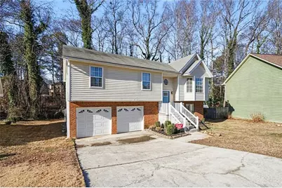 958 Redan Crescent Drive, Stone Mountain, GA 30088 - Photo 2