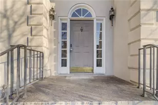 1351 Middleburg Hunt, Lawrenceville, GA 30043 - Photo 4