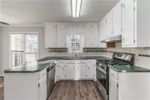 1351 Middleburg Hunt, Lawrenceville, GA 30043 - Photo 18