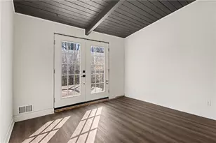 3210 Valley Bluff Dr, Atlanta, GA 30340 - Photo 16