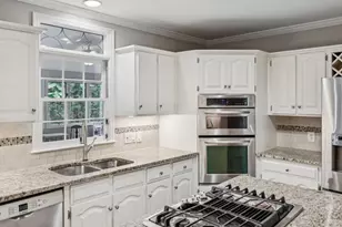 1153 Byrnwyck Ct NE, Brookhaven, GA 30319 - Photo 16