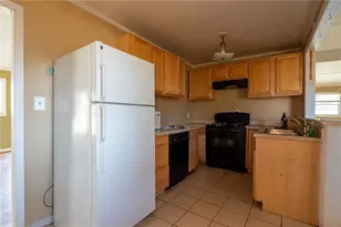 195 Rockin Hill Dr SW, Marietta, GA 30060 - Photo 6