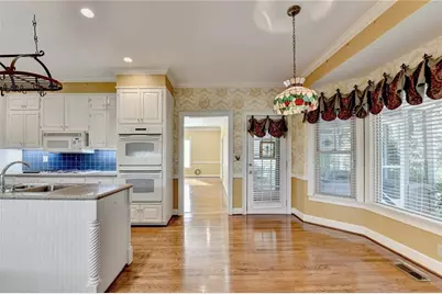 2859 Village Court, Gainesville, GA 30506 - Photo 10